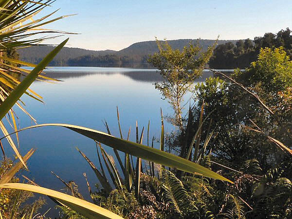 Lake Mapourika
