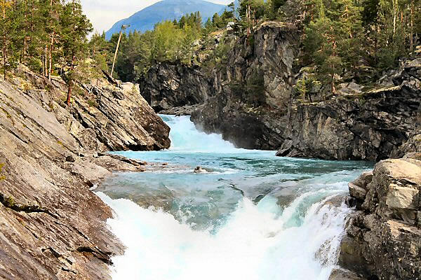 stromend water